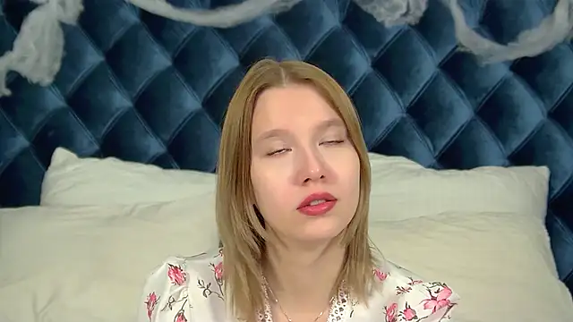 LiliLinn online show from November 3, 4:38 am