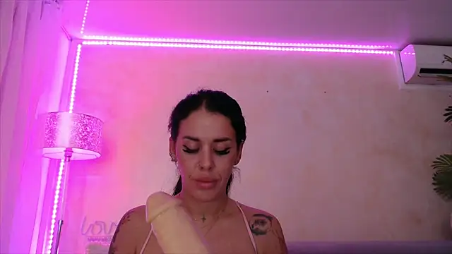 LaylaCruzRose online show from July 15, 10:31 am