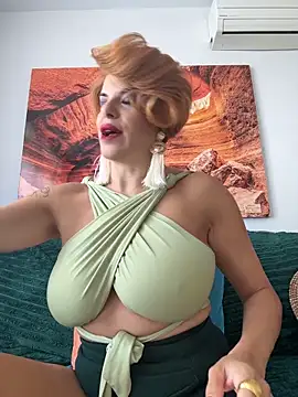 Selvaggia official83 online show from March 3, 11:05 am