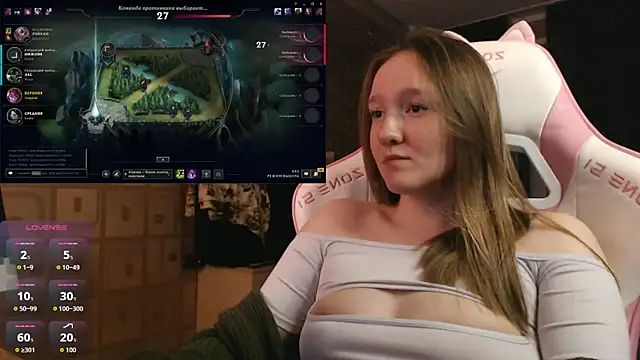 MoonlishSiren online show from September 28, 8:03 pm