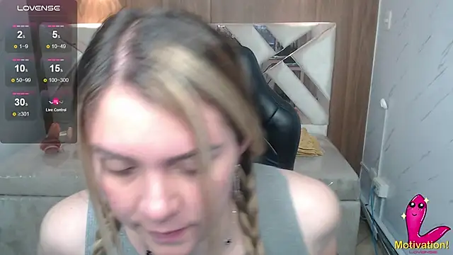 Paula b  online show from July 13, 1:12 pm