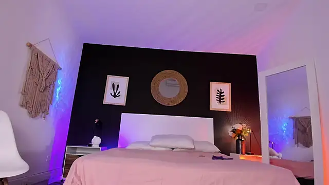 VioletPaket online show from September 29, 11:37 am