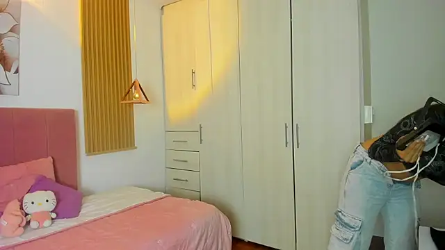 mia nevaeh online show from October 9, 9:08 pm