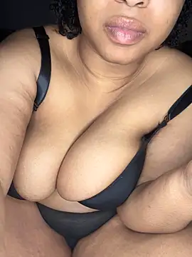 MissAriisback online show from November 21, 1:13 pm