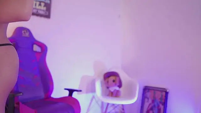 madelyn rose  online show from January 9, 2:05 am