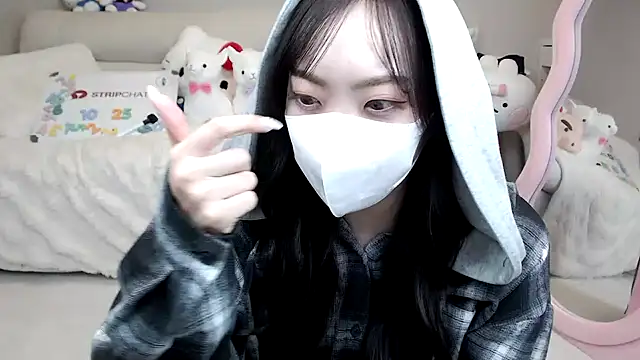 momo room online show from October 25, 2:03 pm