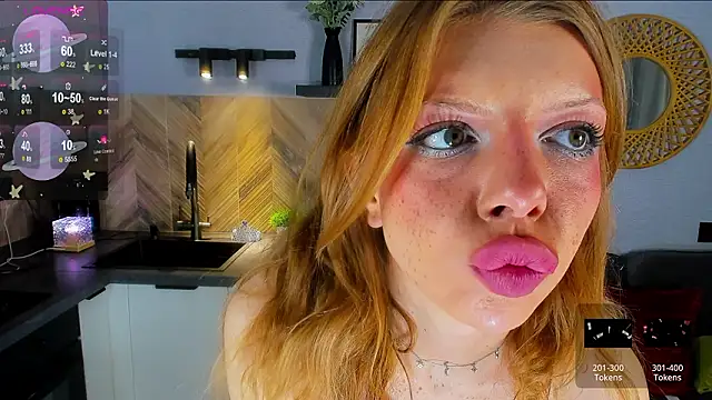 Hannah Carr online show from March 10, 8:13 pm