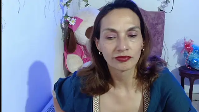 italagomez  online show from December 23, 2:04 am