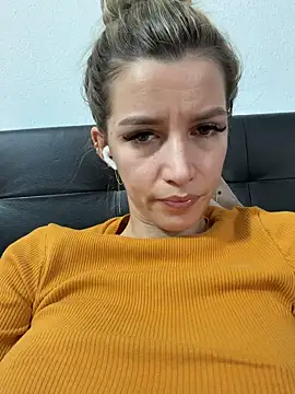IvySamek online show from May 23, 12:36 pm