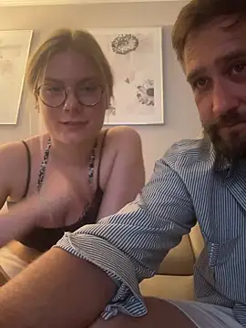 Curvyloveandhim online show from June 27, 10:49 pm