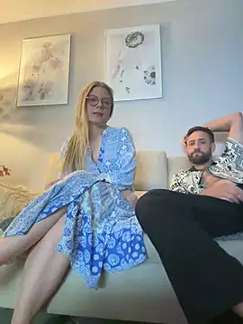 Curvyloveandhim online show from July 8, 10:34 pm