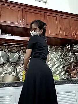    Erin    online show from November 11, 3:24 am