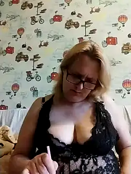 Snapshot of Forest-Lady chatting on October 3, 1:38 pm Forest-Lady online show from October 3, 1:38 pm