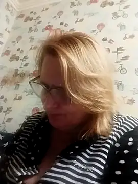 Snapshot of Forest-Lady chatting on September 18, 7:12 pm Forest-Lady online show from September 18, 7:12 pm