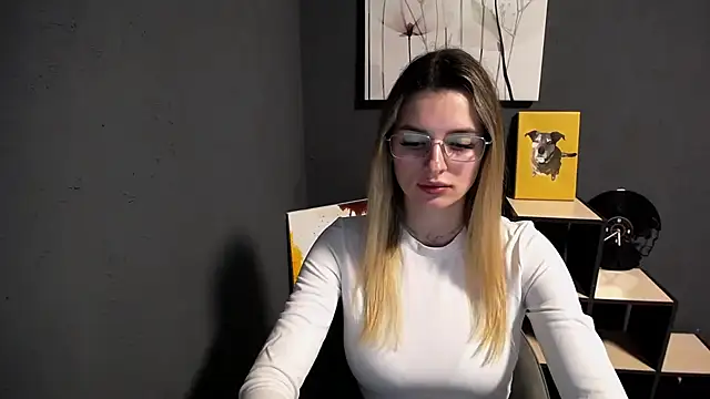 lady olivia  online show from May 11, 12:51 pm