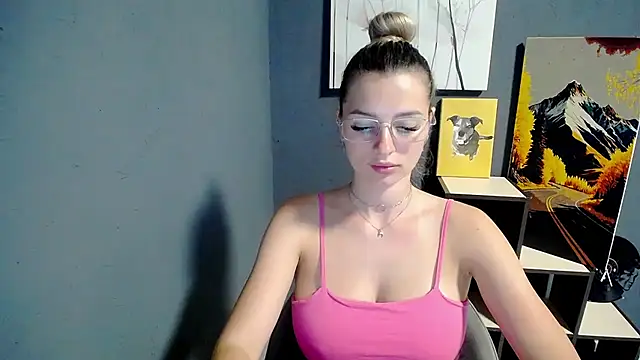 lady olivia  online show from June 24, 1:10 pm