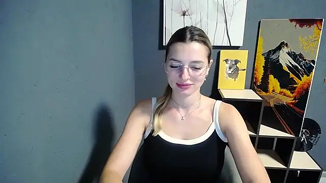 lady olivia  online show from July 13, 4:30 pm