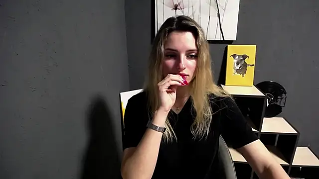 lady olivia  online show from May 4, 12:42 pm