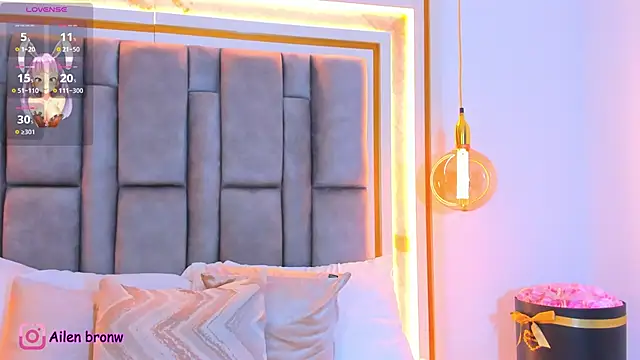 elianabrown online show from October 23, 10:38 pm