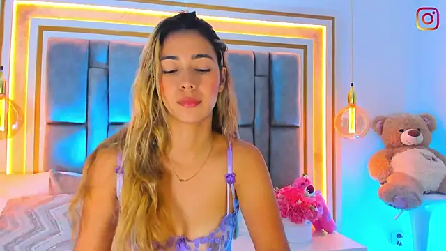 elianabrown online show from August 7, 12:28 am