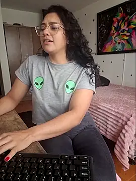 Thaliacooper  online show from April 29, 4:53 pm