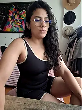 Thaliacooper  online show from July 30, 5:03 pm