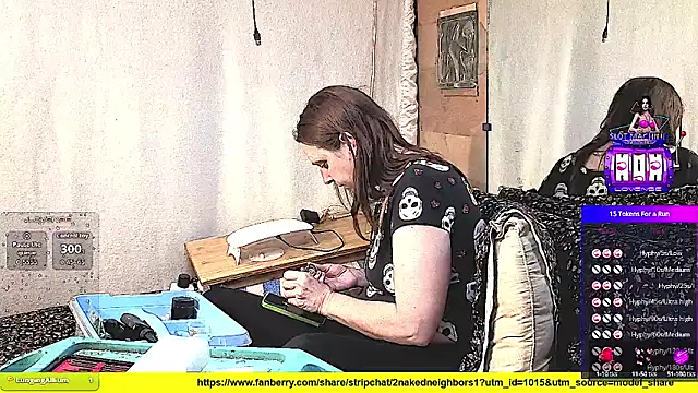 Snapshot of 2nakedneighbors1 chatting on October 11, 4:17 am 2nakedneighbors1 online show from October 11, 4:17 am