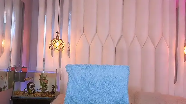 Megan Do Santos online show from June 4, 8:13 pm