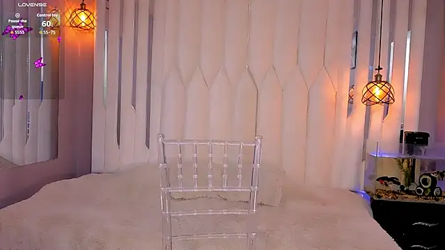 Megan Do Santos online show from July 11, 9:04 pm
