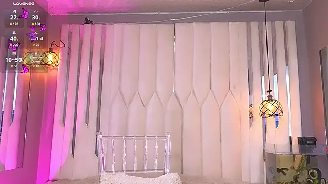 Megan Do Santos online show from July 3, 7:53 pm
