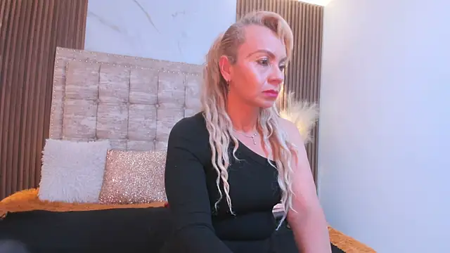 Snapshot of AnastasiaTaylor_ chatting on September 12, 3:07 am AnastasiaTaylor online show from September 12, 3:07 am