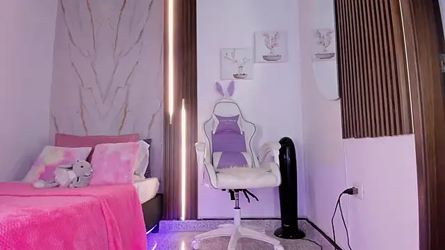 mia six66 online show from October 7, 11:25 am