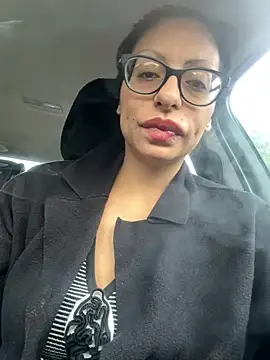 myloveforyouu online show from October 17, 1:36 pm