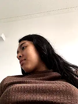 SweetLatiin  online show from November 5, 6:57 pm