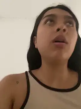 SweetLatiin  online show from December 17, 9:19 pm