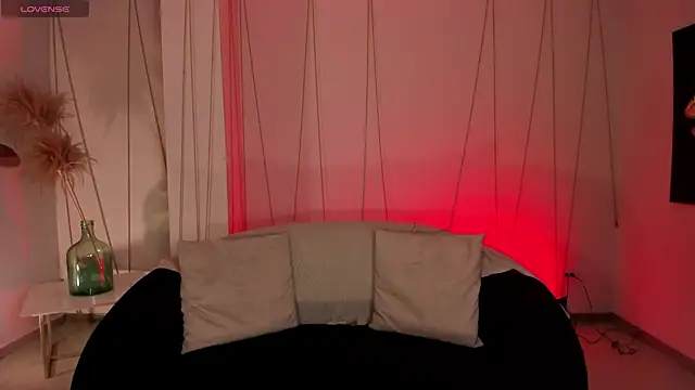 MariaHerrera  online show from August 6, 9:11 pm