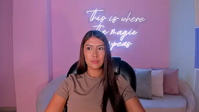 ArianaDumont online show from April 30, 5:40 pm
