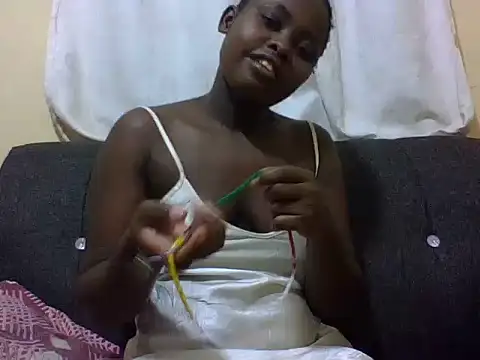 Sweetcecie01 online show from August 2, 12:13 am