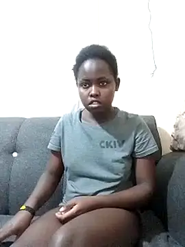 Sweetcecie01 online show from September 16, 9:34 pm