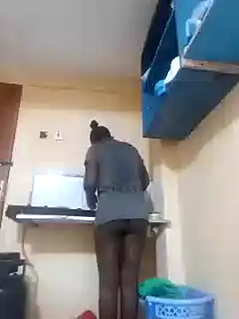 Sweetcecie01 online show from November 23, 12:35 am