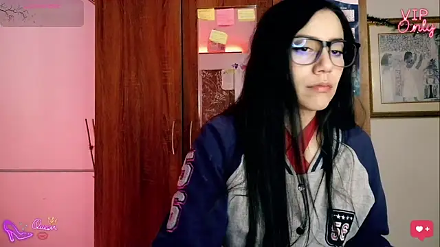 LauGrayJ online show from February 15, 8:35 am