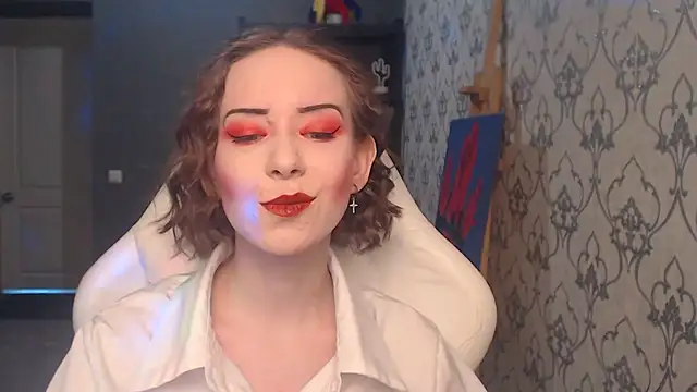 FascinatingEyess online show from August 5, 6:42 am