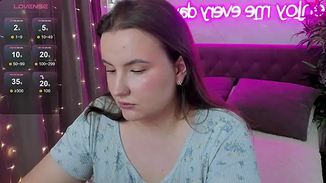 FeralPeach online show from June 18, 8:48 am