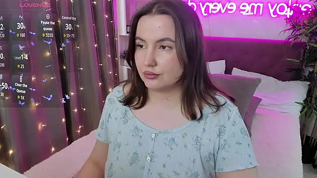 FeralPeach online show from February 19, 7:52 am