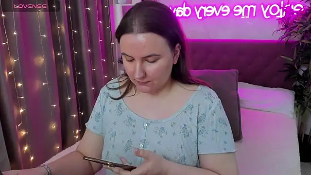FeralPeach online show from May 1, 7:33 am