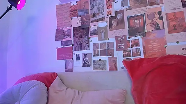 Mia Madden online show from September 30, 3:01 am