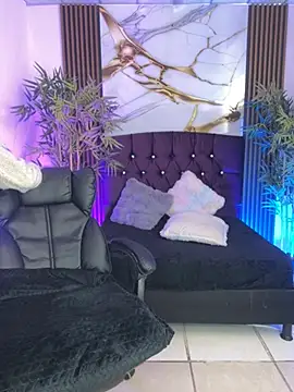 Ady 18 online show from February 4, 8:23 pm