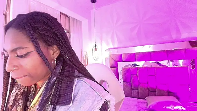 Queen perla  online show from July 12, 12:39 pm