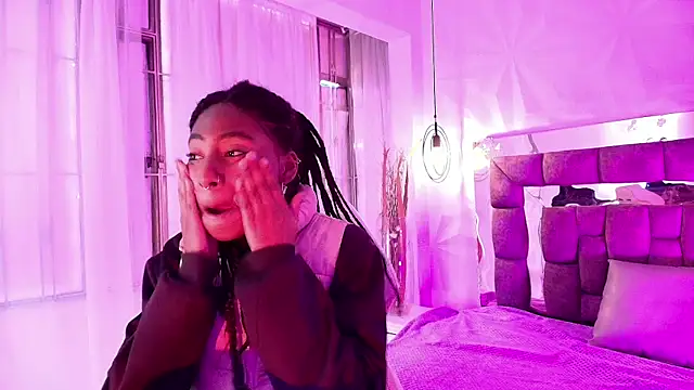 Queen perla  online show from July 13, 1:23 pm