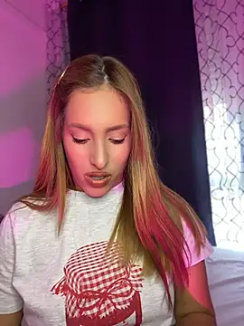 Agnescruzz online show from May 31, 3:29 pm